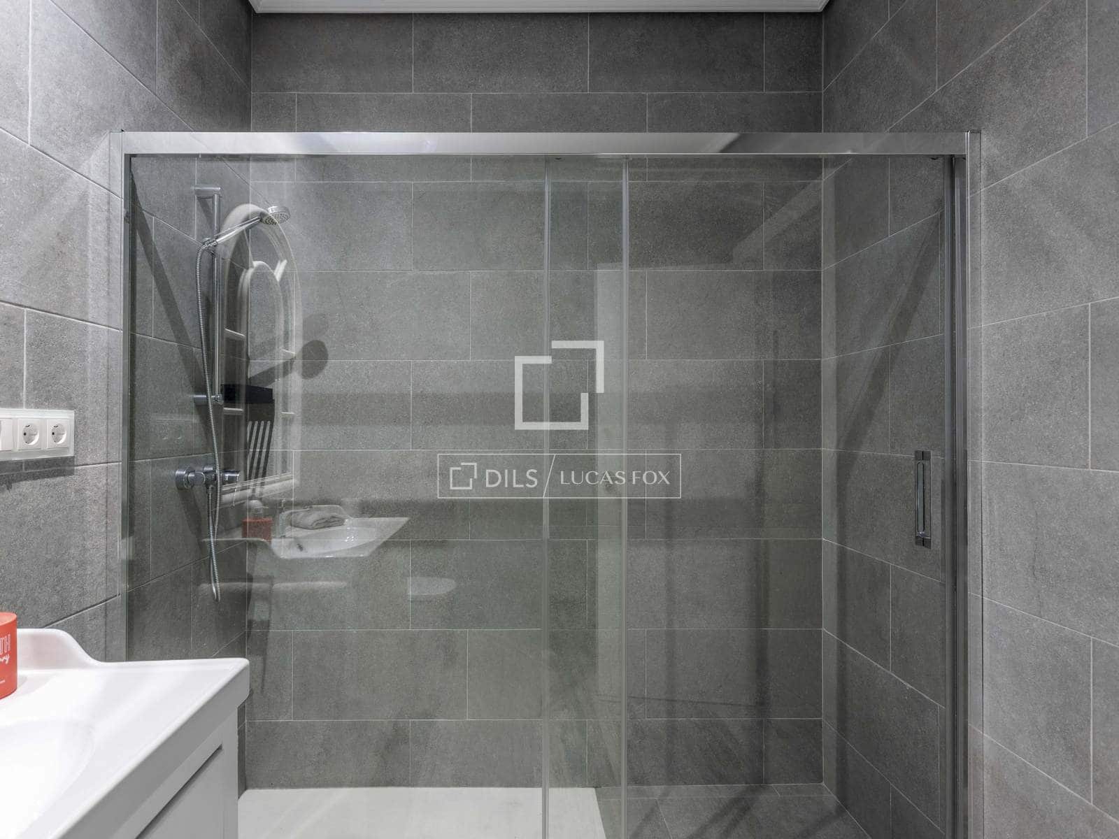 2 slaapkamer Appartement te huur in Madrid stad - € 3.700 (Ref: 10095786)