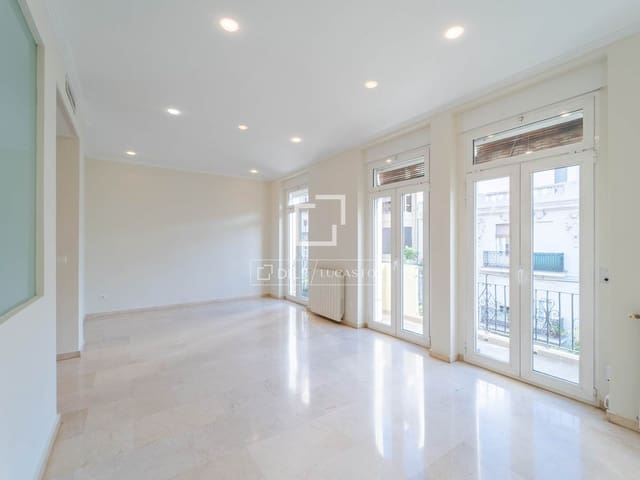 3 soveværelse Lejlighed til leje i Valencia by - € 2.600 (Ref: 10095787)