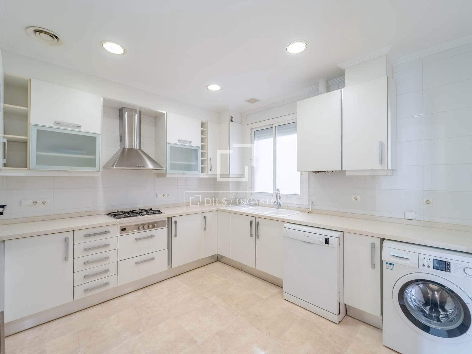 3 soveværelse Lejlighed til leje i Valencia by - € 2.600 (Ref: 10095787)