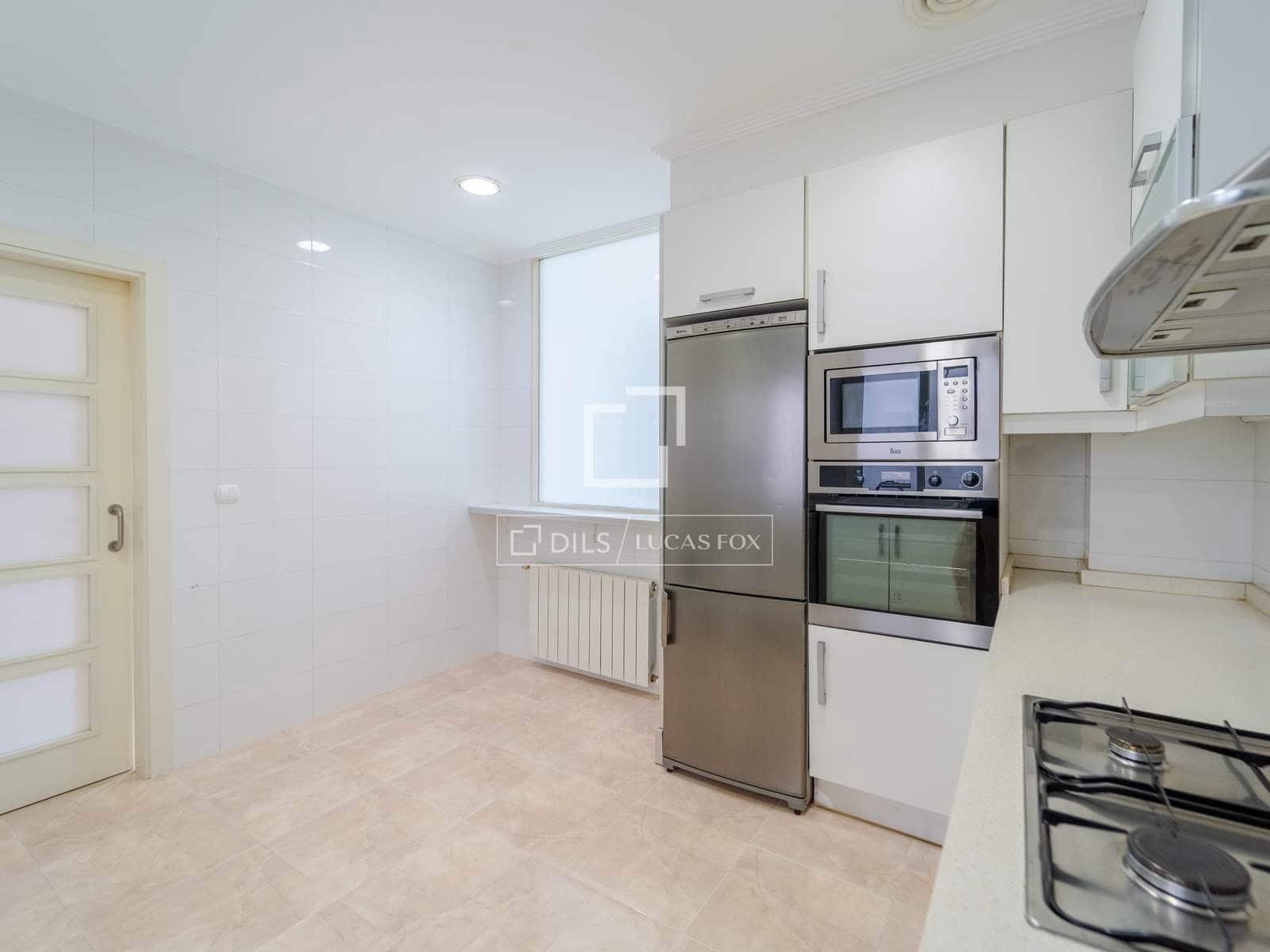 3 soveværelse Lejlighed til leje i Valencia by - € 2.600 (Ref: 10095787)