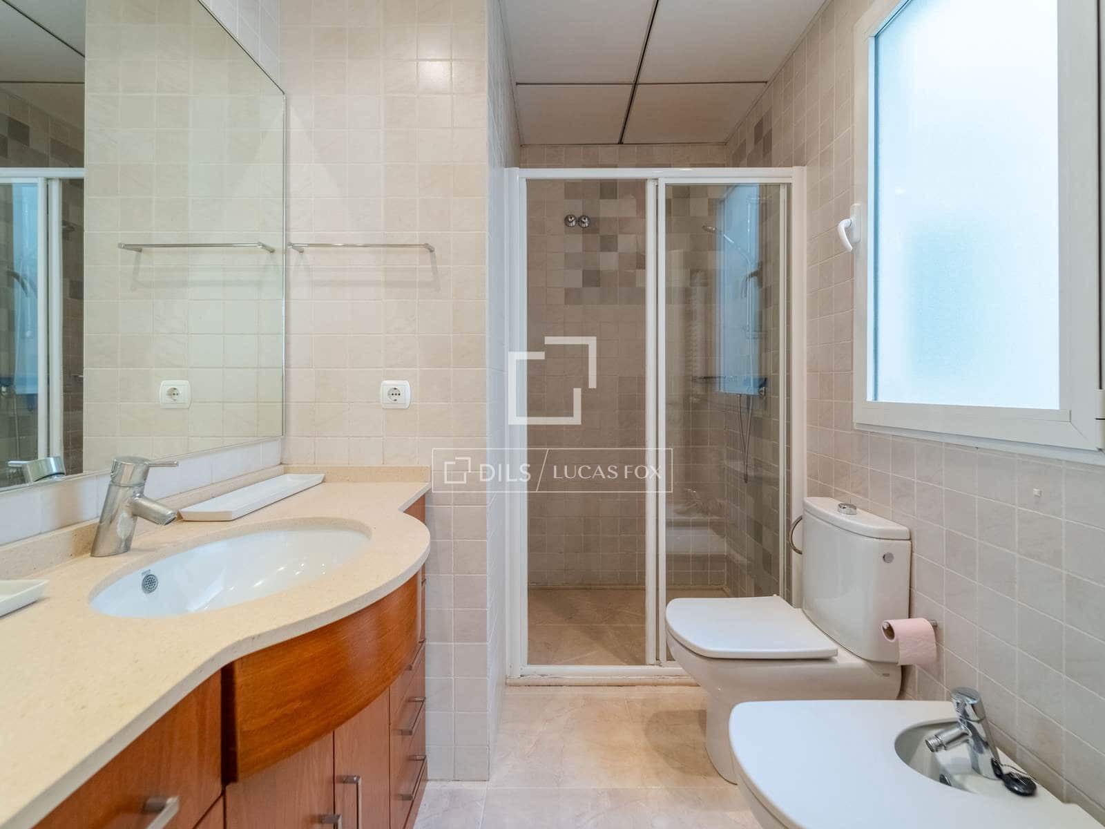 3 soveværelse Lejlighed til leje i Valencia by - € 2.600 (Ref: 10095787)