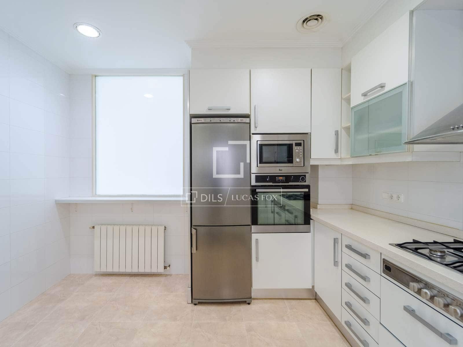 3 soveværelse Lejlighed til leje i Valencia by - € 2.600 (Ref: 10095787)