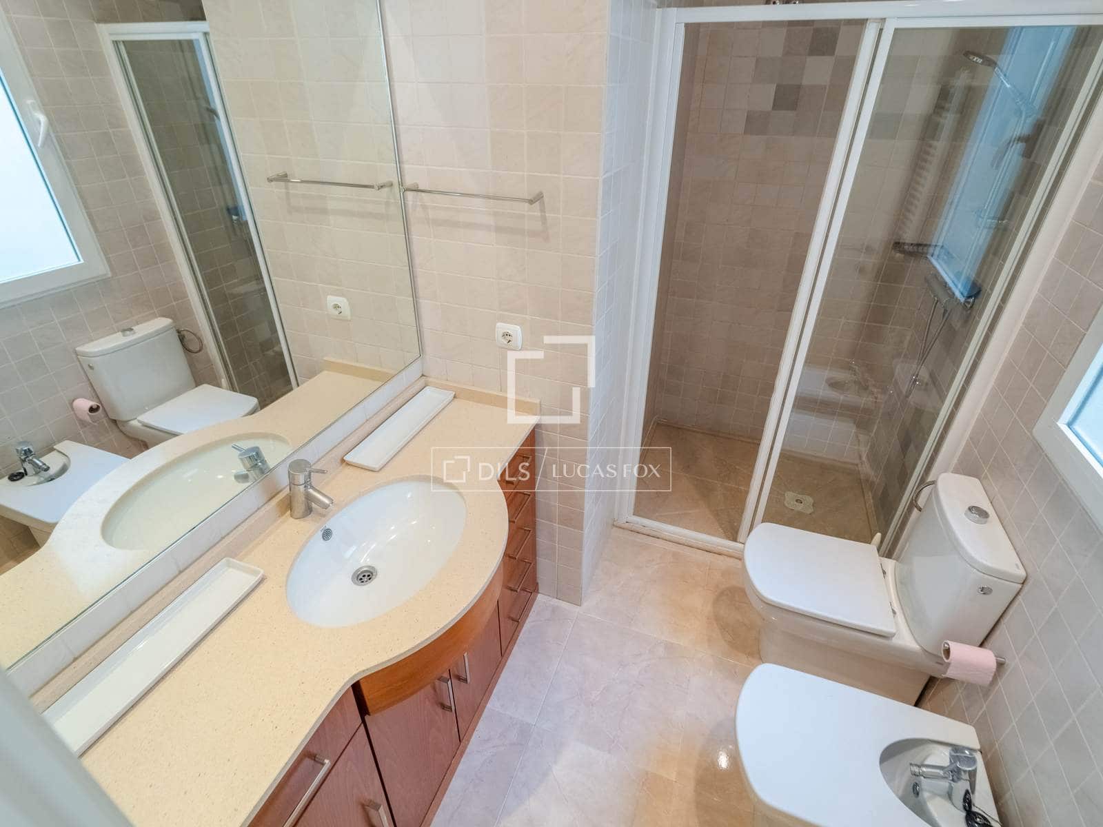 3 soveværelse Lejlighed til leje i Valencia by - € 2.600 (Ref: 10095787)