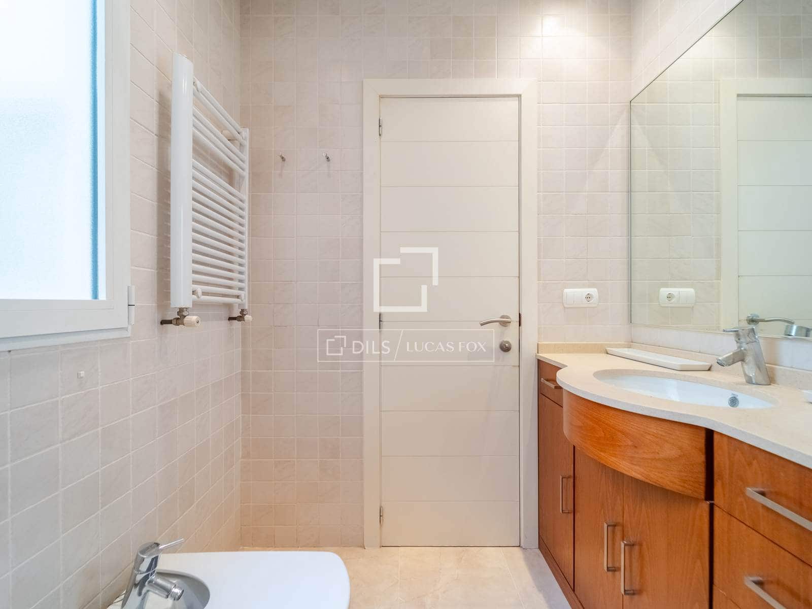 3 soveværelse Lejlighed til leje i Valencia by - € 2.600 (Ref: 10095787)
