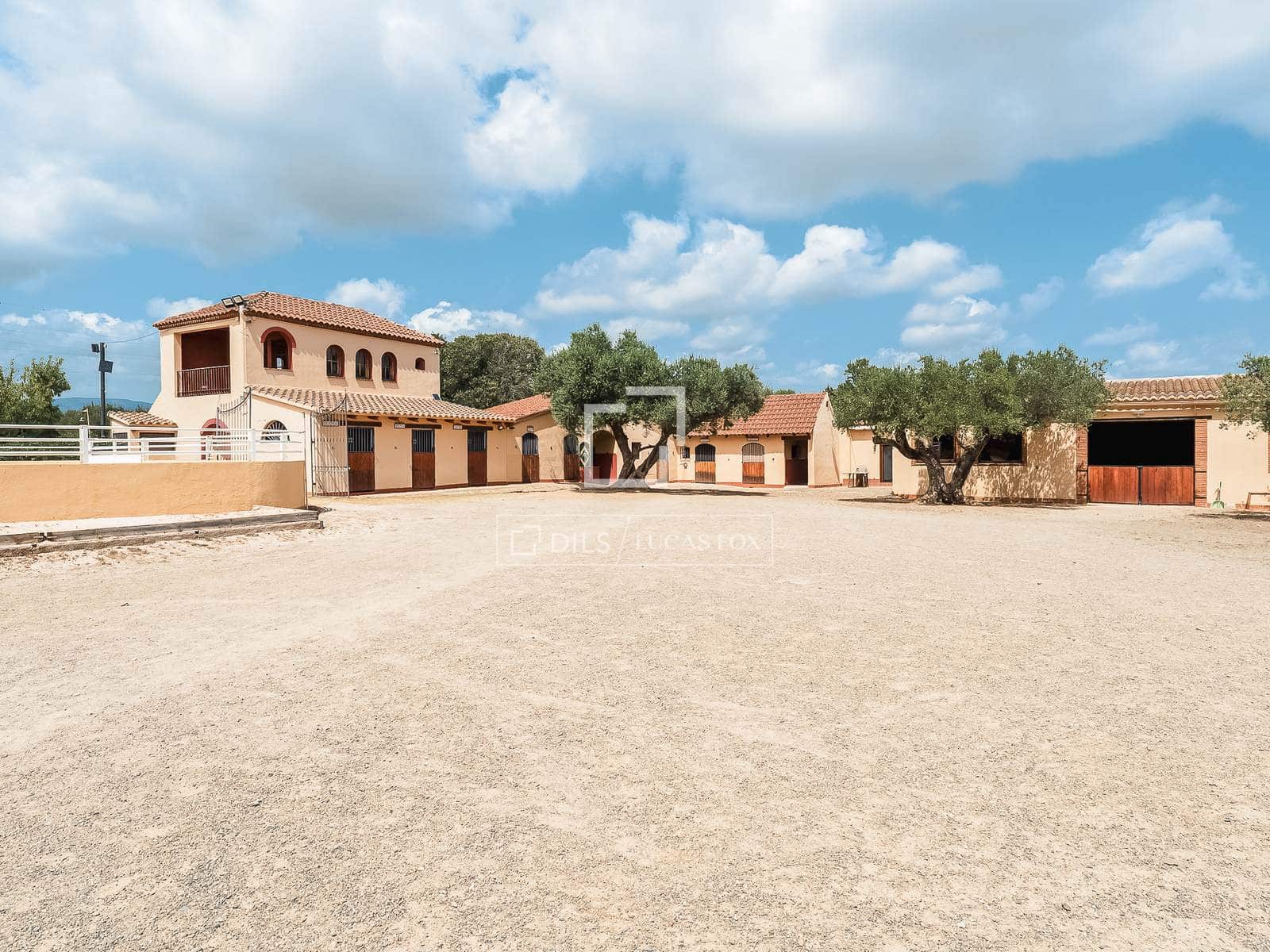 8 bedroom Finca/Country House for sale in Montbrio del Camp with pool garage - € 1,685,000 (Ref: 10097354)