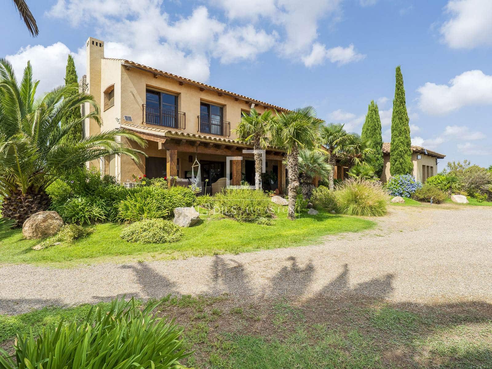8 bedroom Finca/Country House for sale in Montbrio del Camp with pool garage - € 1,685,000 (Ref: 10097354)