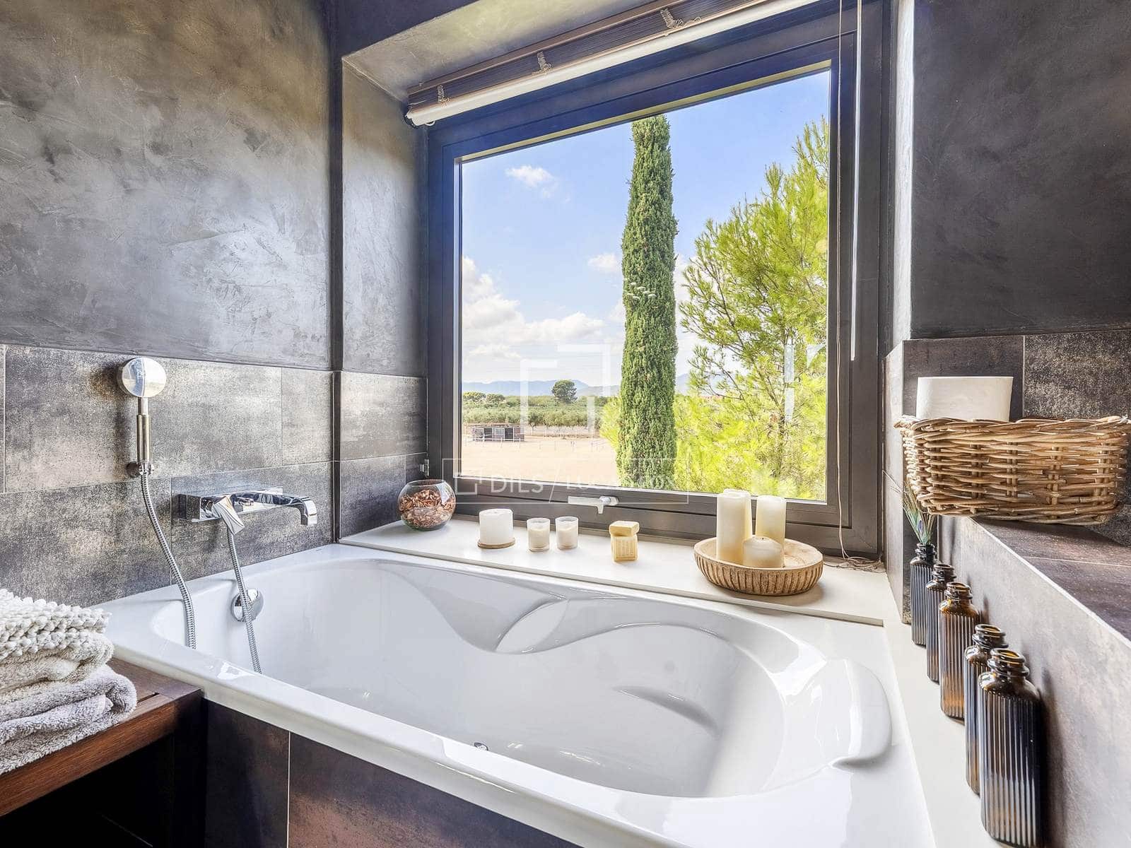 8 bedroom Finca/Country House for sale in Montbrio del Camp with pool garage - € 1,685,000 (Ref: 10097354)