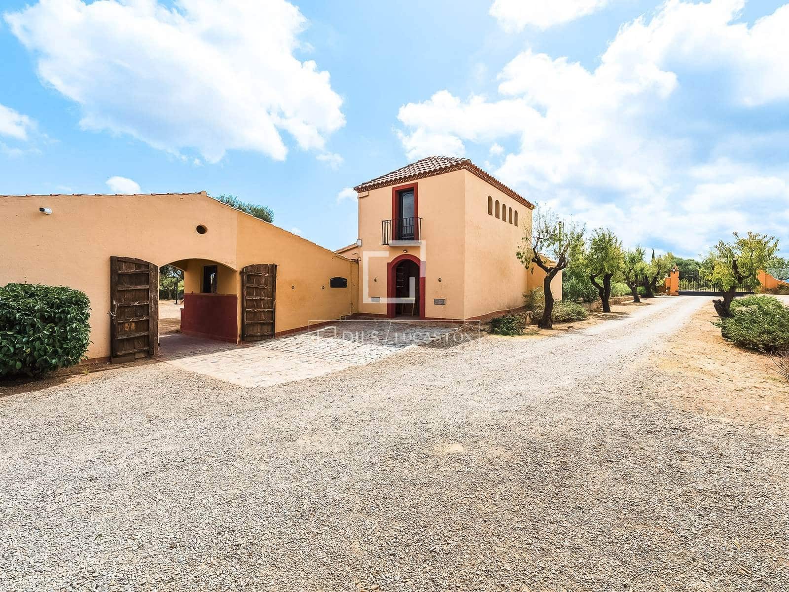 8 bedroom Finca/Country House for sale in Montbrio del Camp with pool garage - € 1,685,000 (Ref: 10097354)