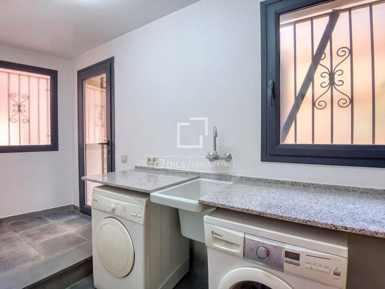 4 Zimmer Villa zu verkaufen in Sant Feliu de Guixols mit Garage - 623.000 € (Ref: 10098788)