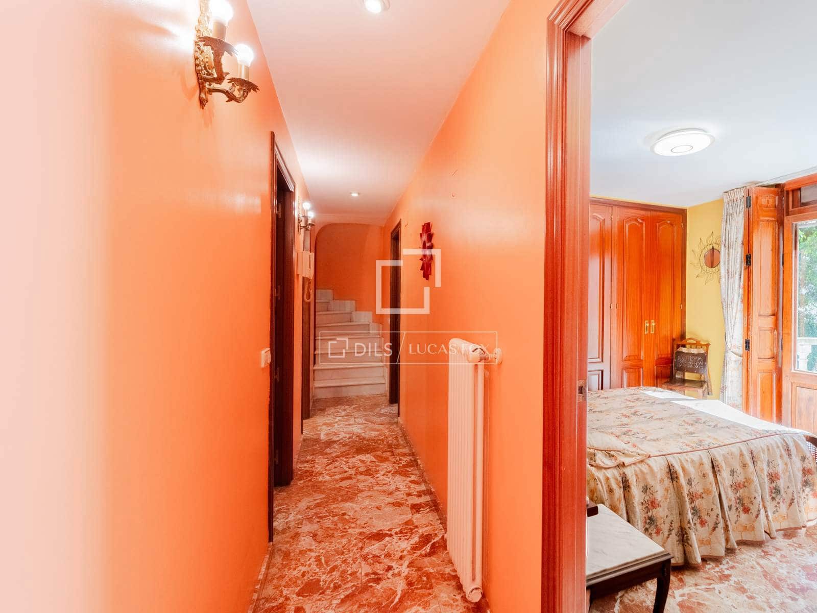 6 soverom Villa til salgs i Valencia by med garasje - € 900 000 (Ref: 10098791)