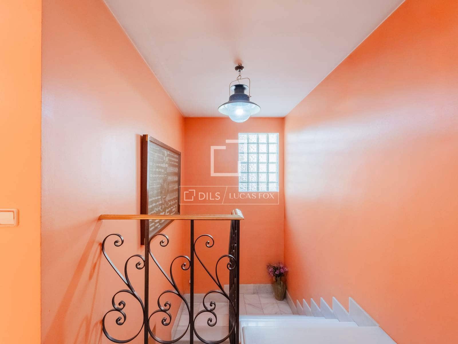 6 soverom Villa til salgs i Valencia by med garasje - € 900 000 (Ref: 10098791)