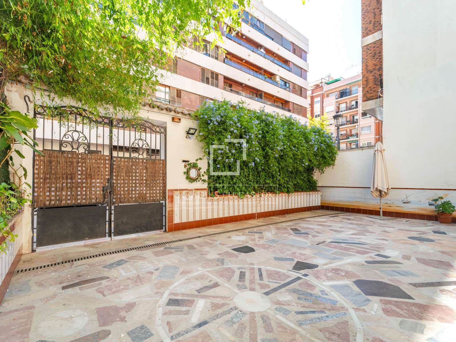 6 soverom Villa til salgs i Valencia by med garasje - € 900 000 (Ref: 10098791)