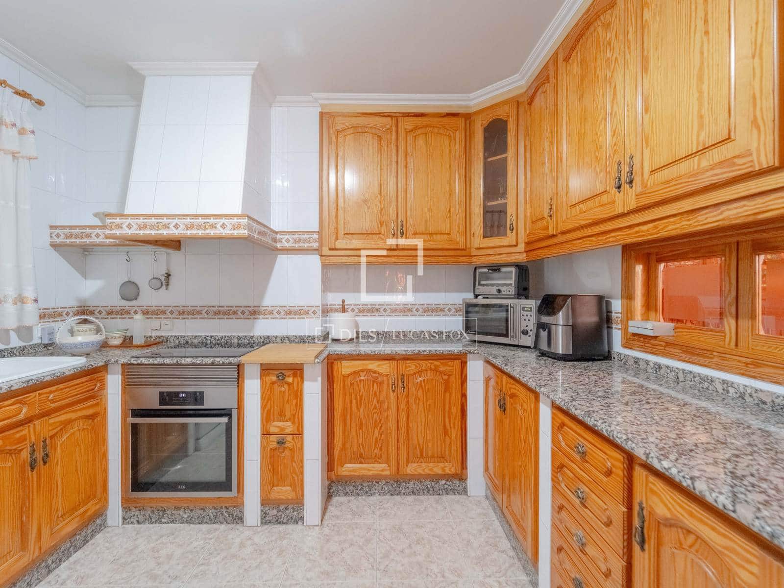 6 soverom Villa til salgs i Valencia by med garasje - € 900 000 (Ref: 10098791)