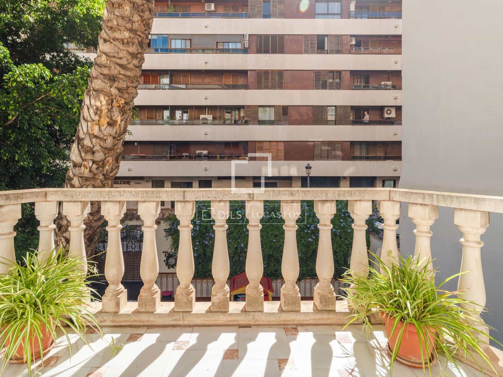 6 soverom Villa til salgs i Valencia by med garasje - € 900 000 (Ref: 10098791)