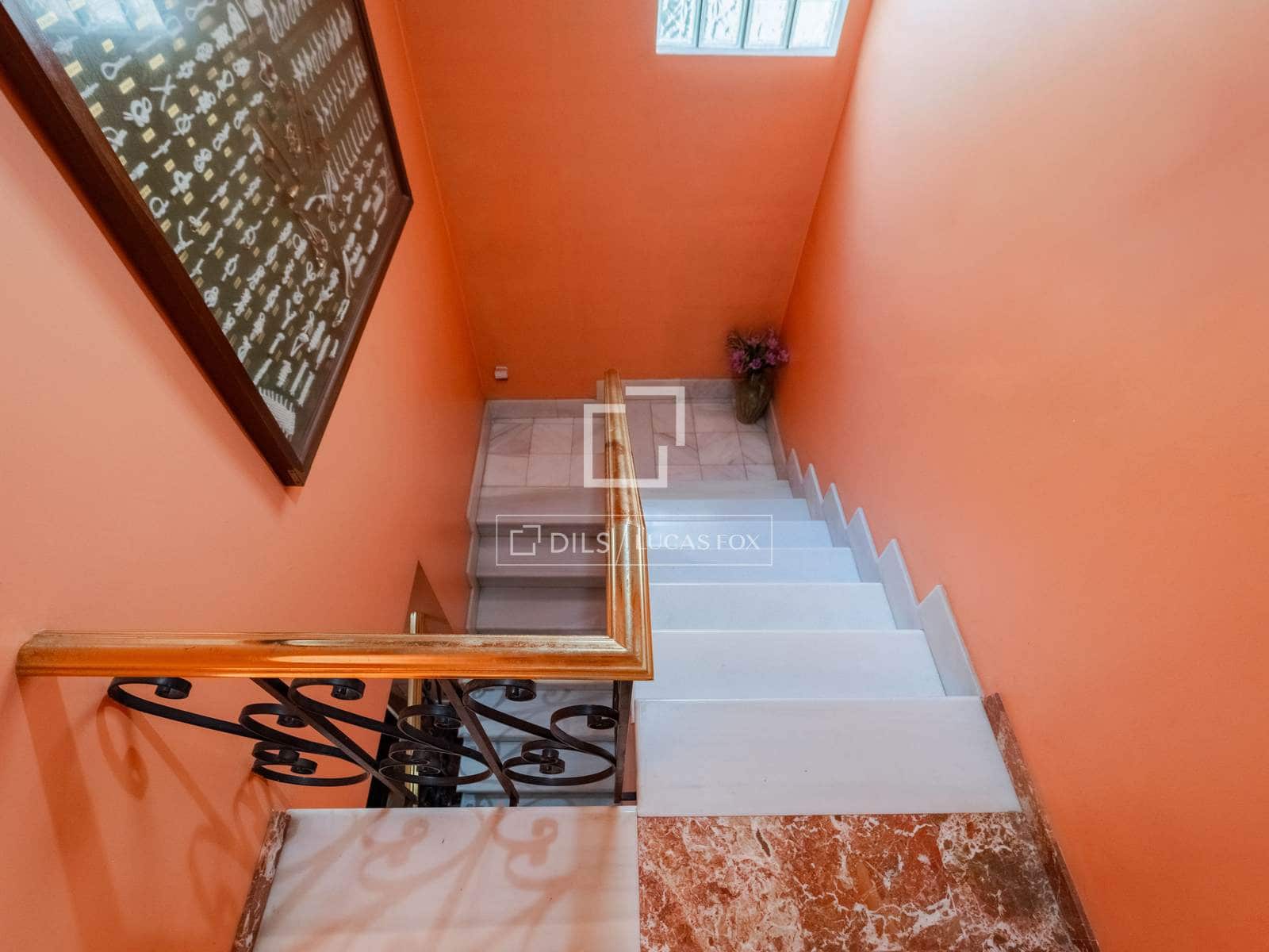 6 soverom Villa til salgs i Valencia by med garasje - € 900 000 (Ref: 10098791)