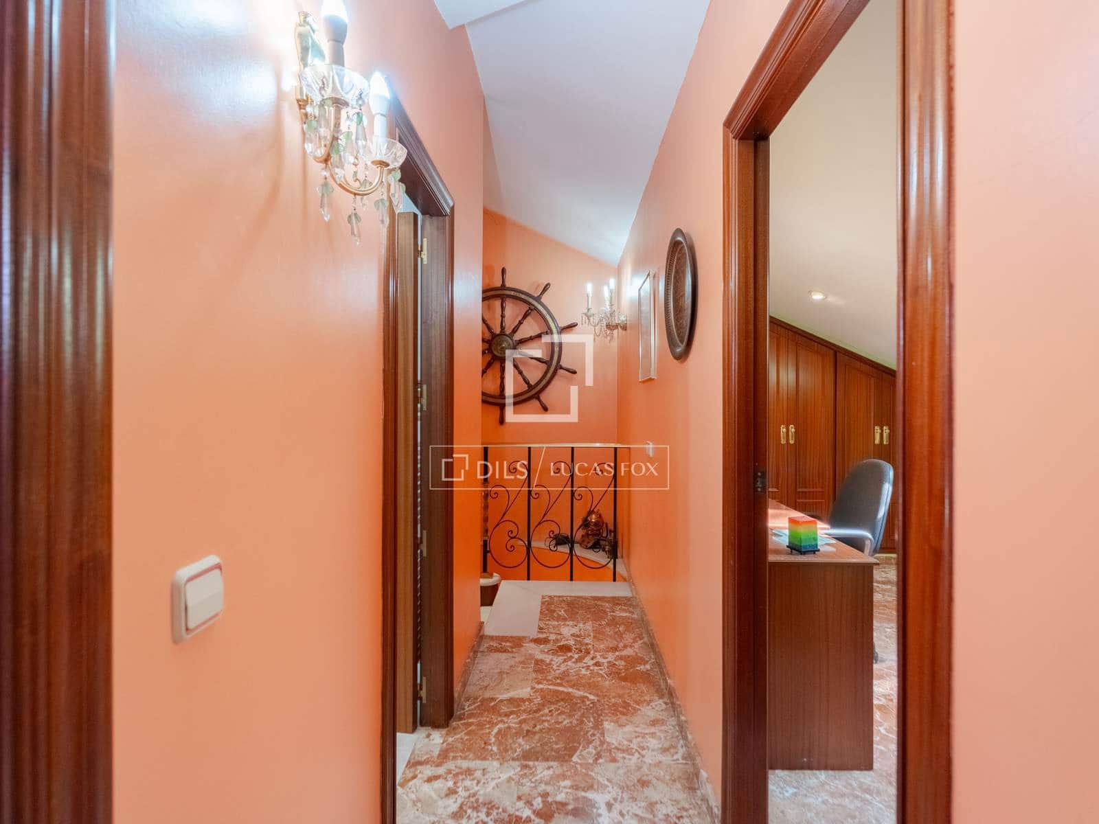 6 soverom Villa til salgs i Valencia by med garasje - € 900 000 (Ref: 10098791)