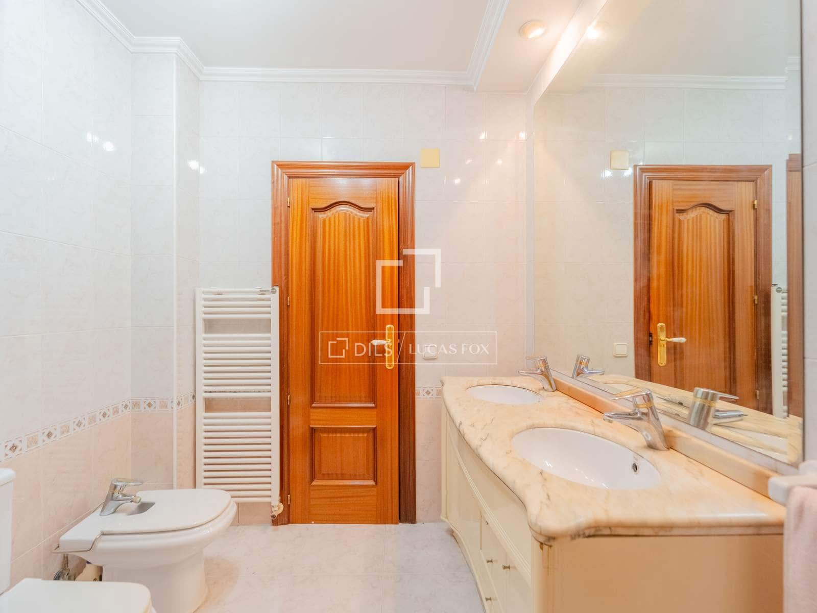 6 soverom Villa til salgs i Valencia by med garasje - € 900 000 (Ref: 10098791)