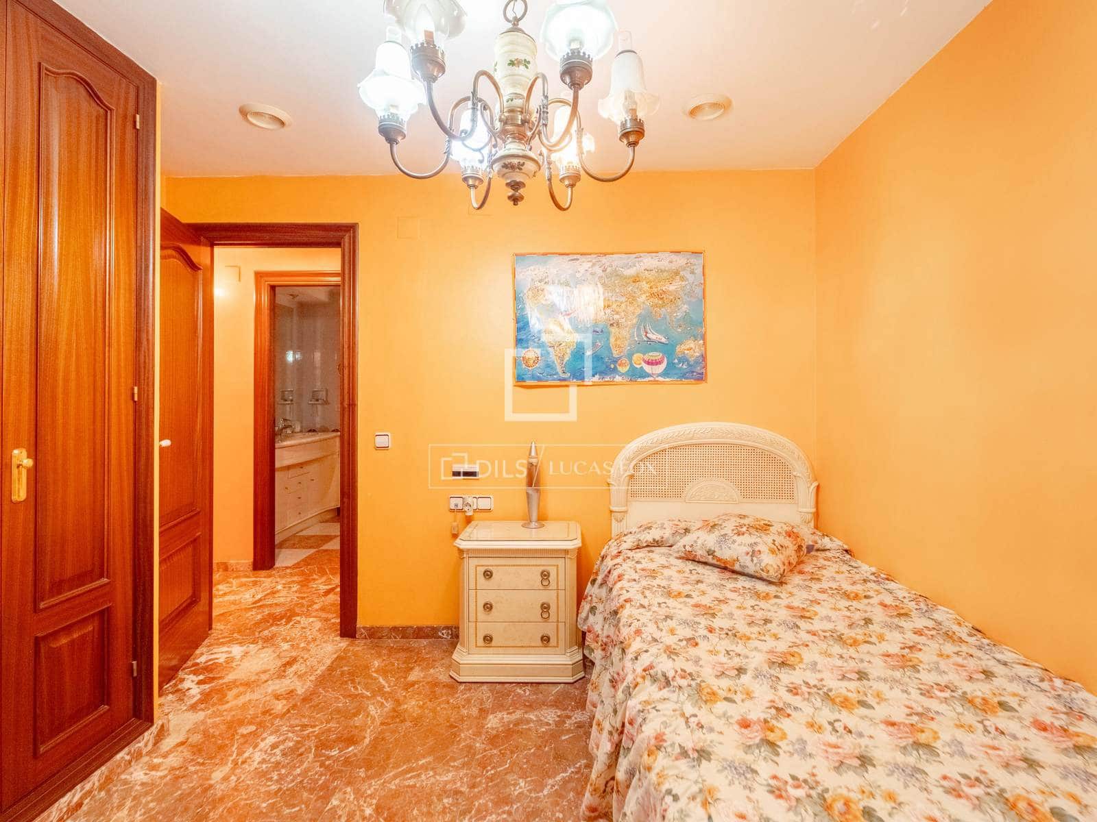 6 soverom Villa til salgs i Valencia by med garasje - € 900 000 (Ref: 10098791)
