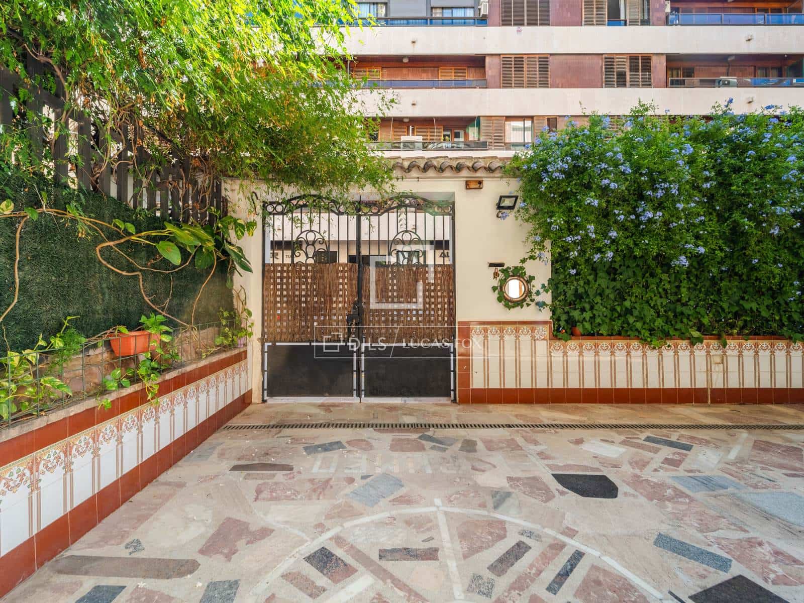 6 soverom Villa til salgs i Valencia by med garasje - € 900 000 (Ref: 10098791)