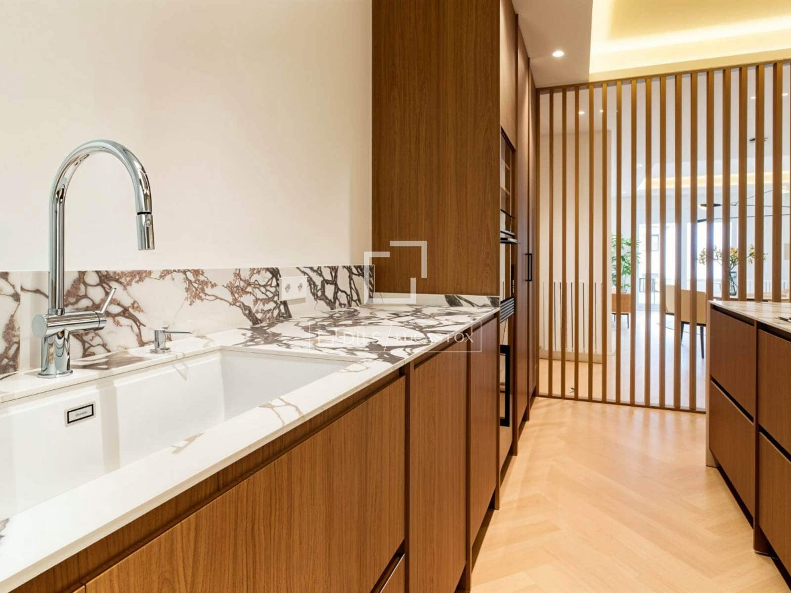 Apartamento de 3 habitaciones en Madrid ciudad en venta con garaje - 2.190.000 € (Ref: 10098935)