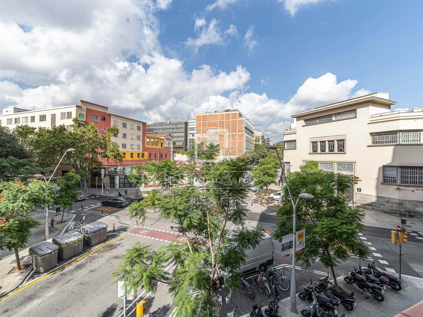4 soveværelse Lejlighed til salg i Barcelona by - € 600.000 (Ref: 10099457)