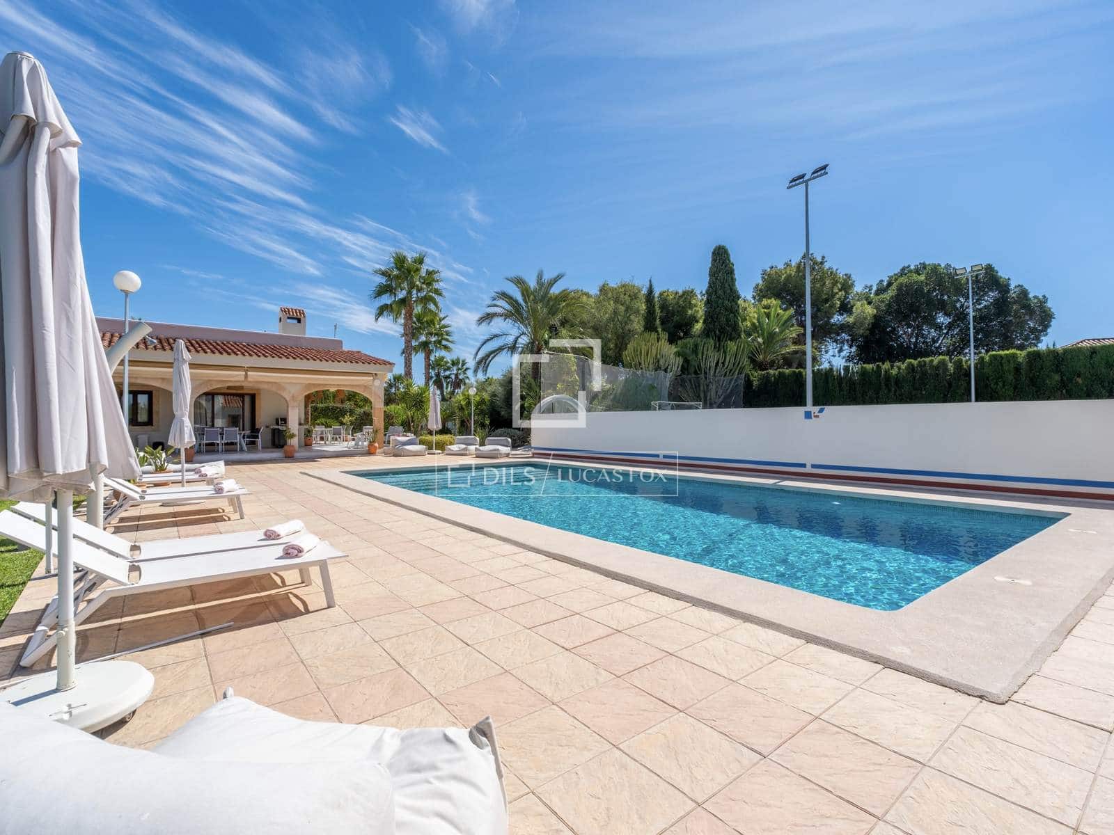 5 quarto Moradia para venda em Valverde com piscina garagem - 1 325 000 € (Ref: 10099562)