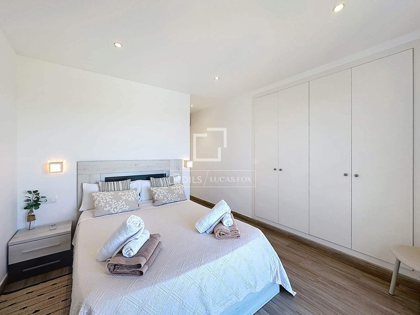 4 quarto Moradia para venda em Es Mercadal com piscina garagem - 1 445 000 € (Ref: 10100500)