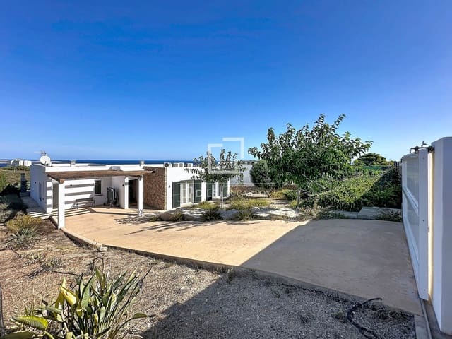4 quarto Moradia para venda em Es Mercadal com piscina garagem - 1 445 000 € (Ref: 10100500)