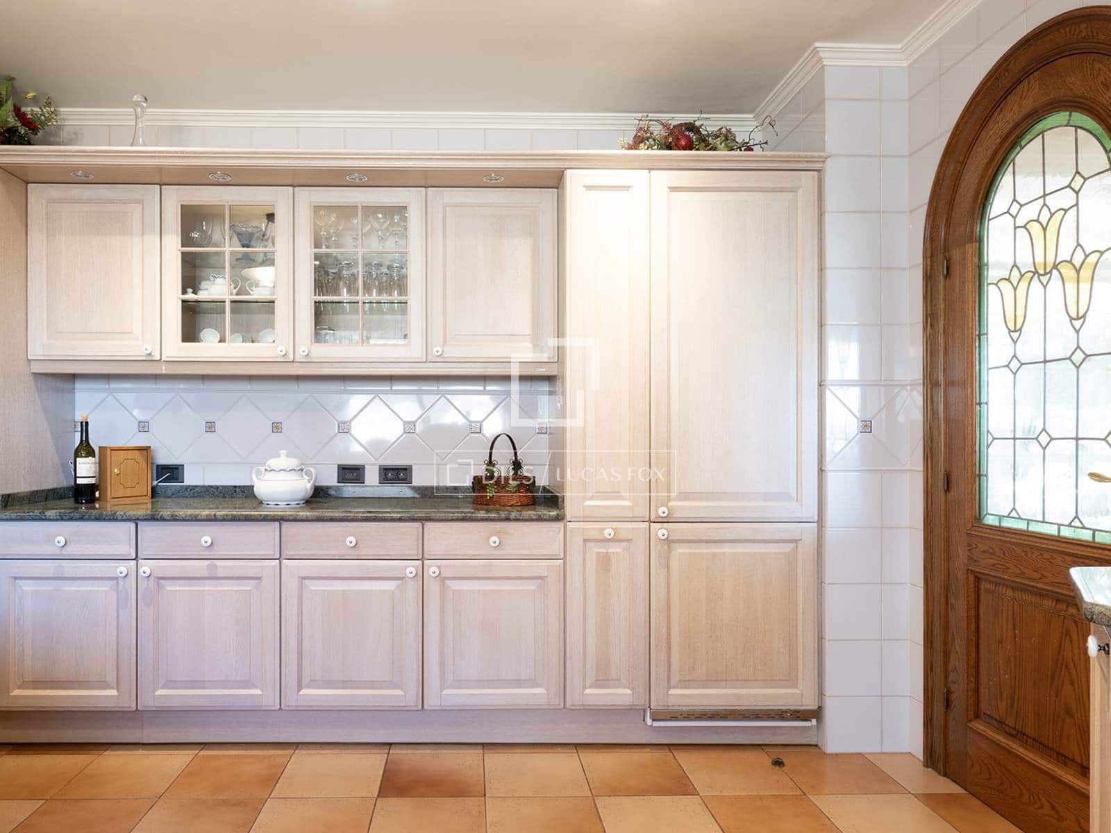 5 bedroom Villa for sale in Nigran with pool garage - € 2,100,000 (Ref: 10102836)