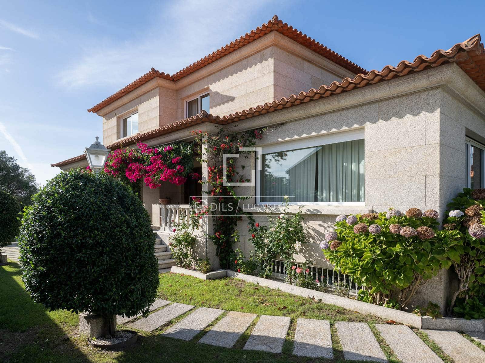 5 bedroom Villa for sale in Nigran with pool garage - € 2,100,000 (Ref: 10102836)