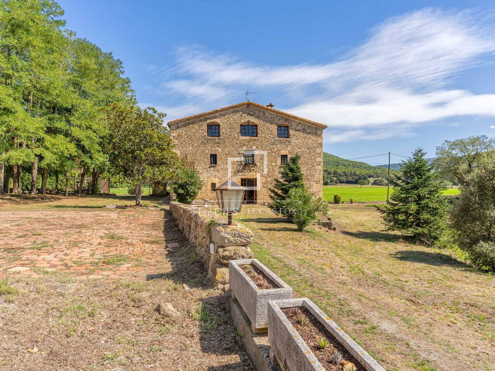 8 bedroom Finca/Country House for sale in Sant Miquel de Campmajor with pool - € 995,000 (Ref: 10106534)