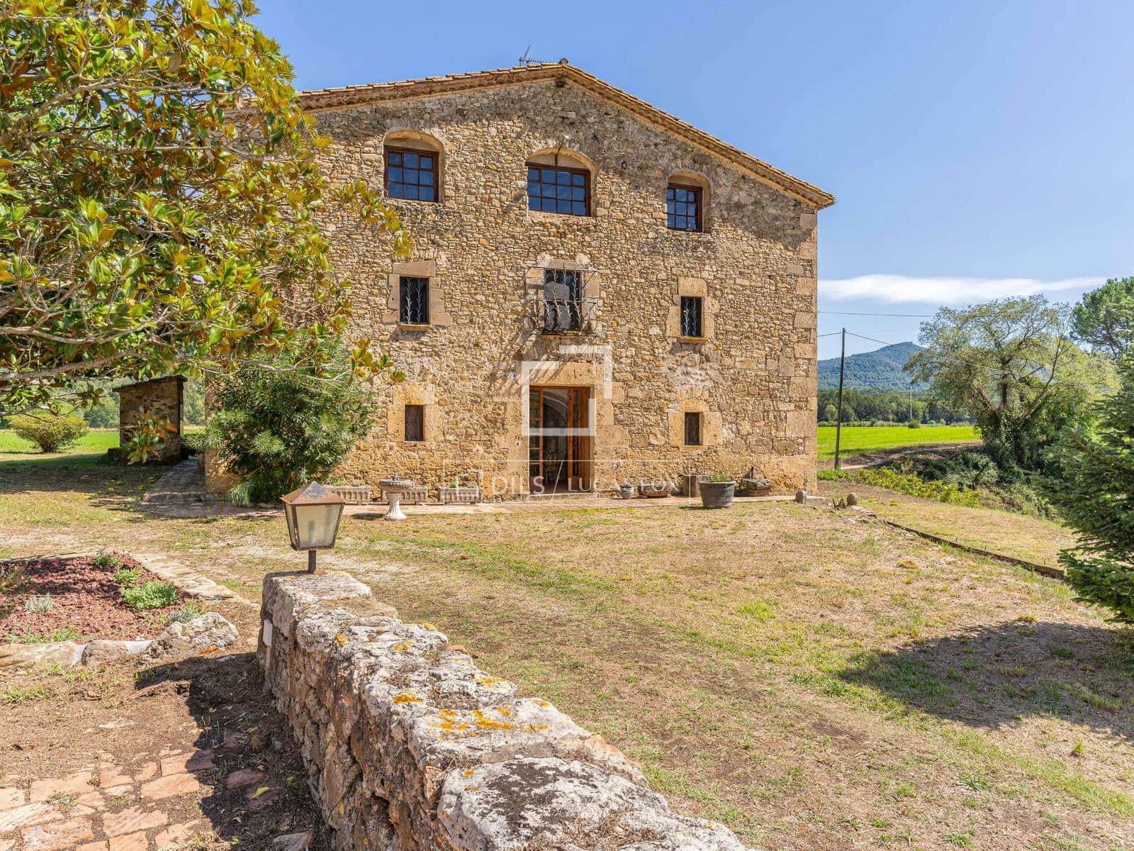 8 bedroom Finca/Country House for sale in Sant Miquel de Campmajor with pool - € 995,000 (Ref: 10106534)