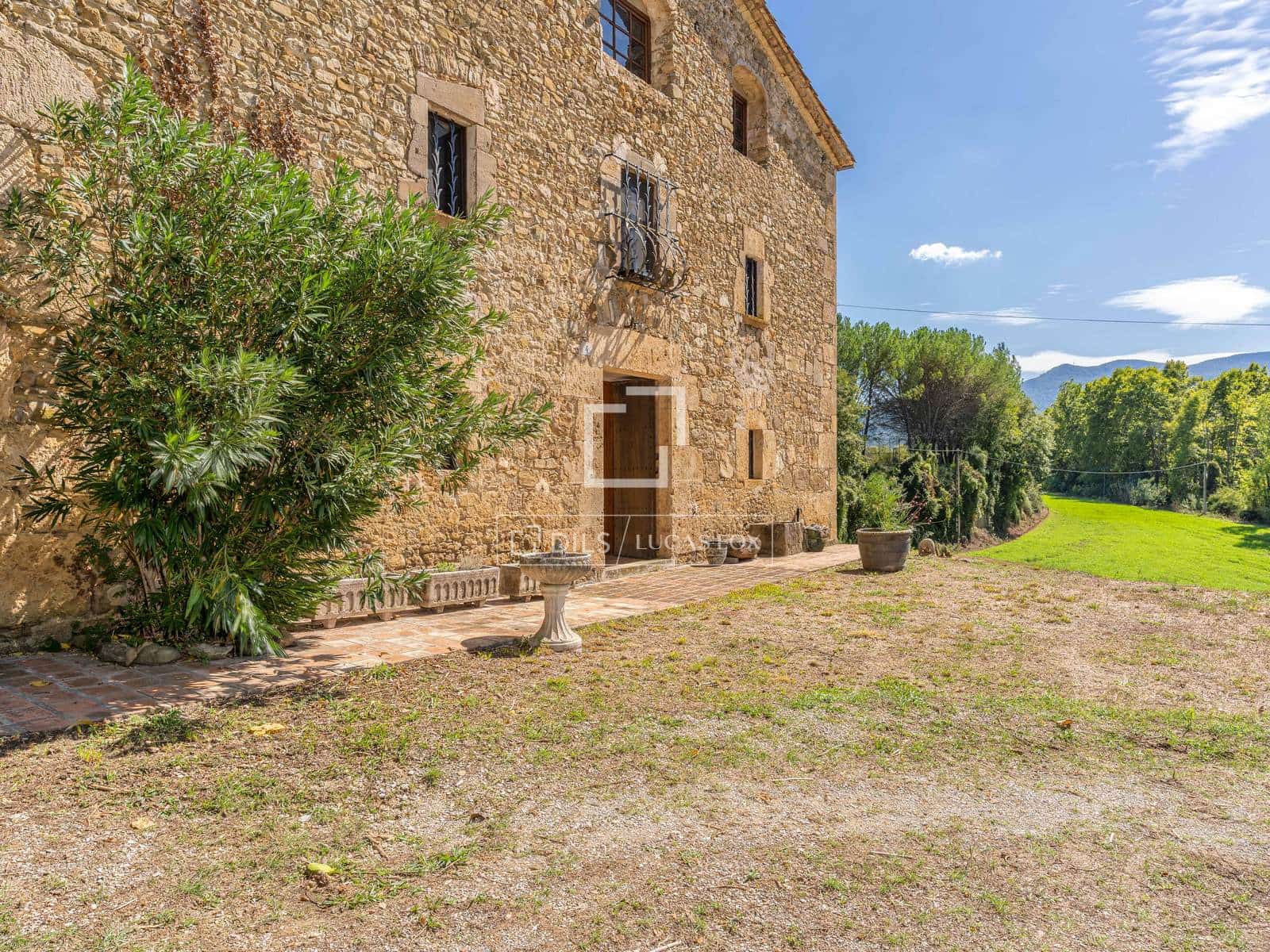 8 bedroom Finca/Country House for sale in Sant Miquel de Campmajor with pool - € 995,000 (Ref: 10106534)