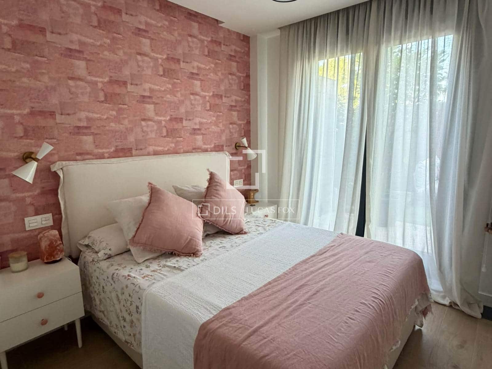 3 bedroom Apartment for rent in Madrid city with pool garage - € 3,000 (Ref: 10113508)
