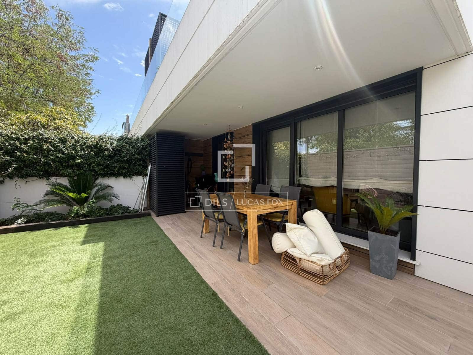 3 bedroom Apartment for rent in Madrid city with pool garage - € 3,000 (Ref: 10113508)
