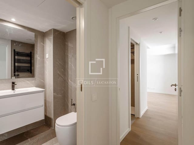 2 slaapkamer Appartement te huur in Madrid stad met garage - € 1.750 (Ref: 10113509)