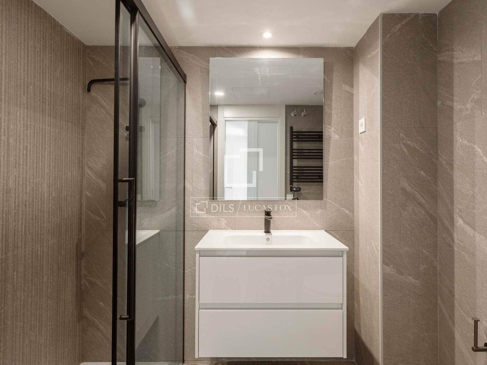 2 slaapkamer Appartement te huur in Madrid stad met garage - € 1.750 (Ref: 10113509)