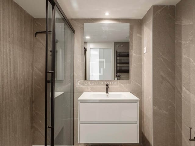 2 slaapkamer Appartement te huur in Madrid stad met garage - € 1.750 (Ref: 10113509)