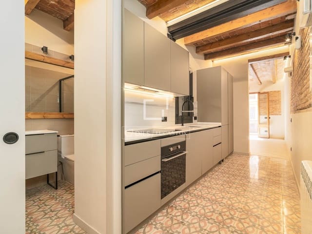 Apartamento de 3 habitaciones en El Poble Sec, Barcelona ciudad en venta - 438.000 € (Ref: 10117481)