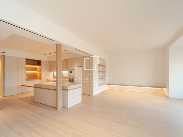 3 bedroom Apartment for rent in Valencia city - € 5,000 (Ref: 10117484)