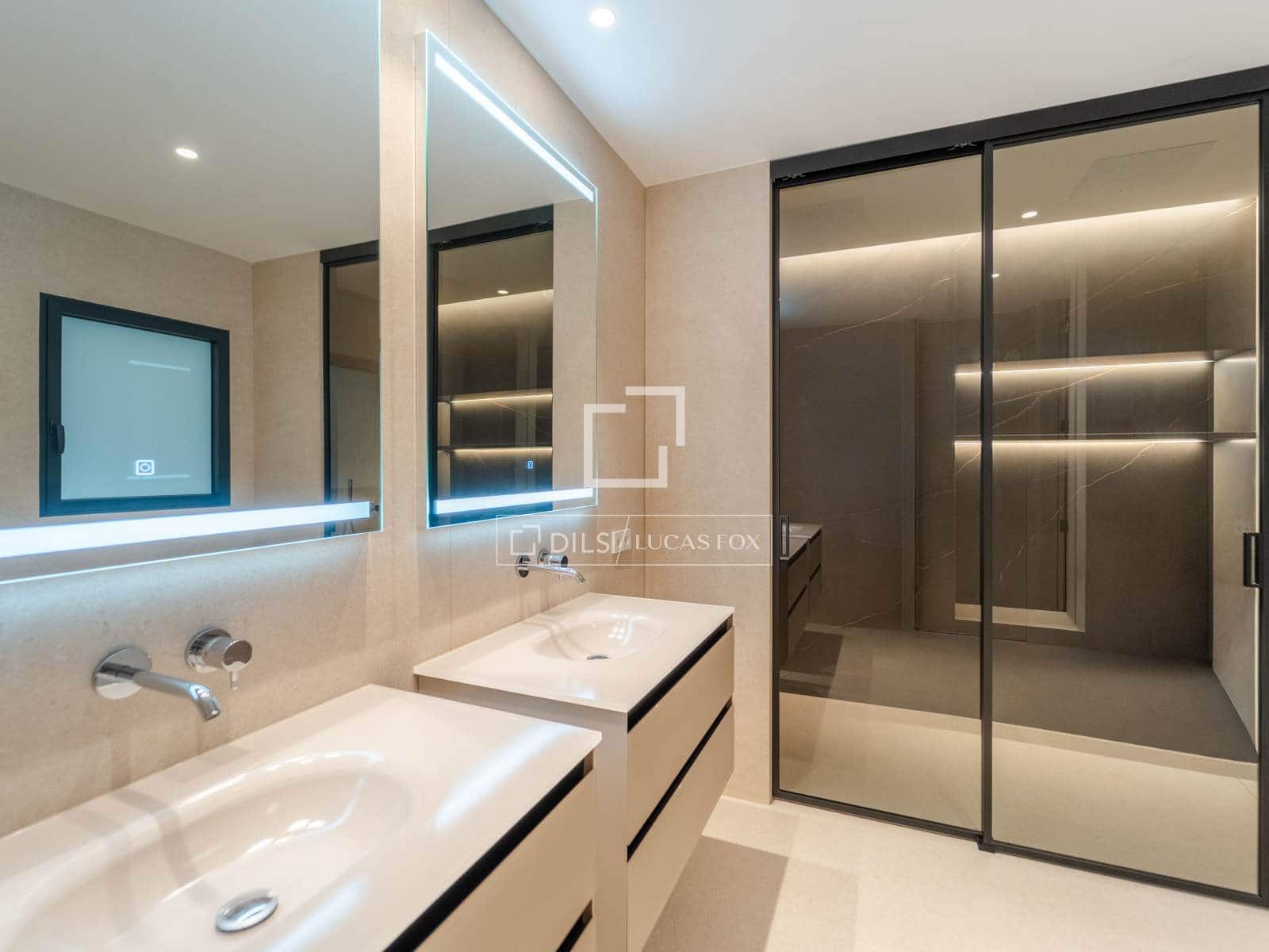 3 bedroom Apartment for rent in Valencia city - € 5,000 (Ref: 10117484)