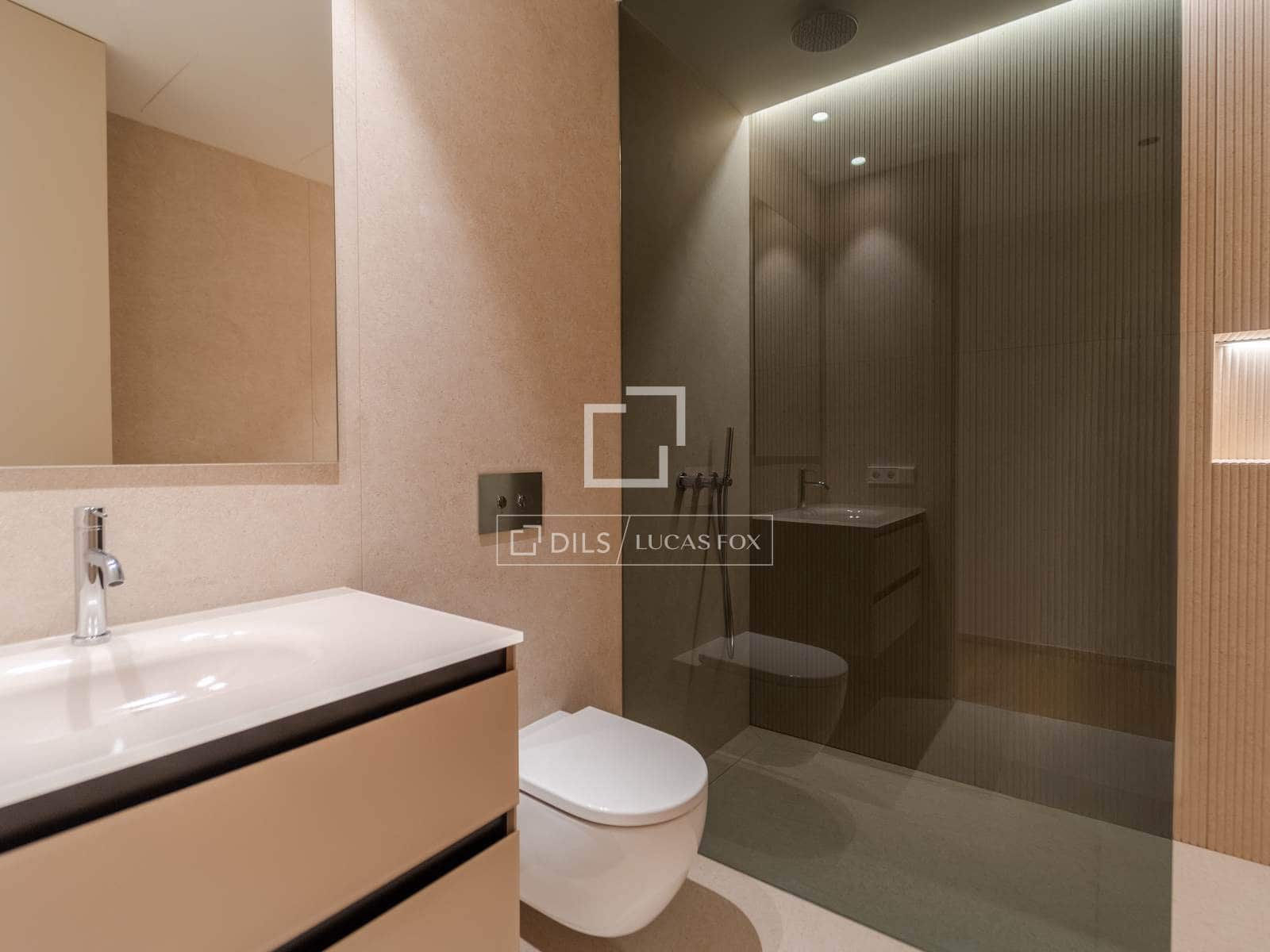 3 bedroom Apartment for rent in Valencia city - € 5,000 (Ref: 10117484)