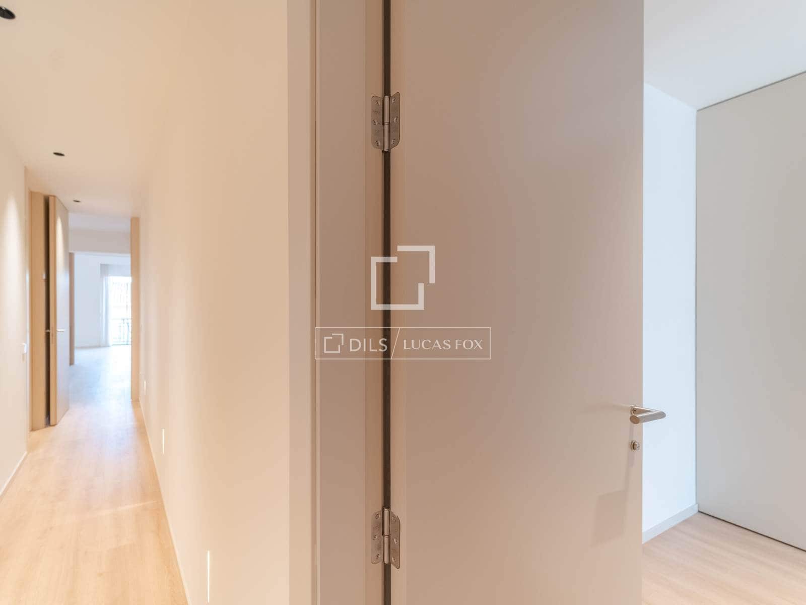 3 bedroom Apartment for rent in Valencia city - € 5,000 (Ref: 10117484)