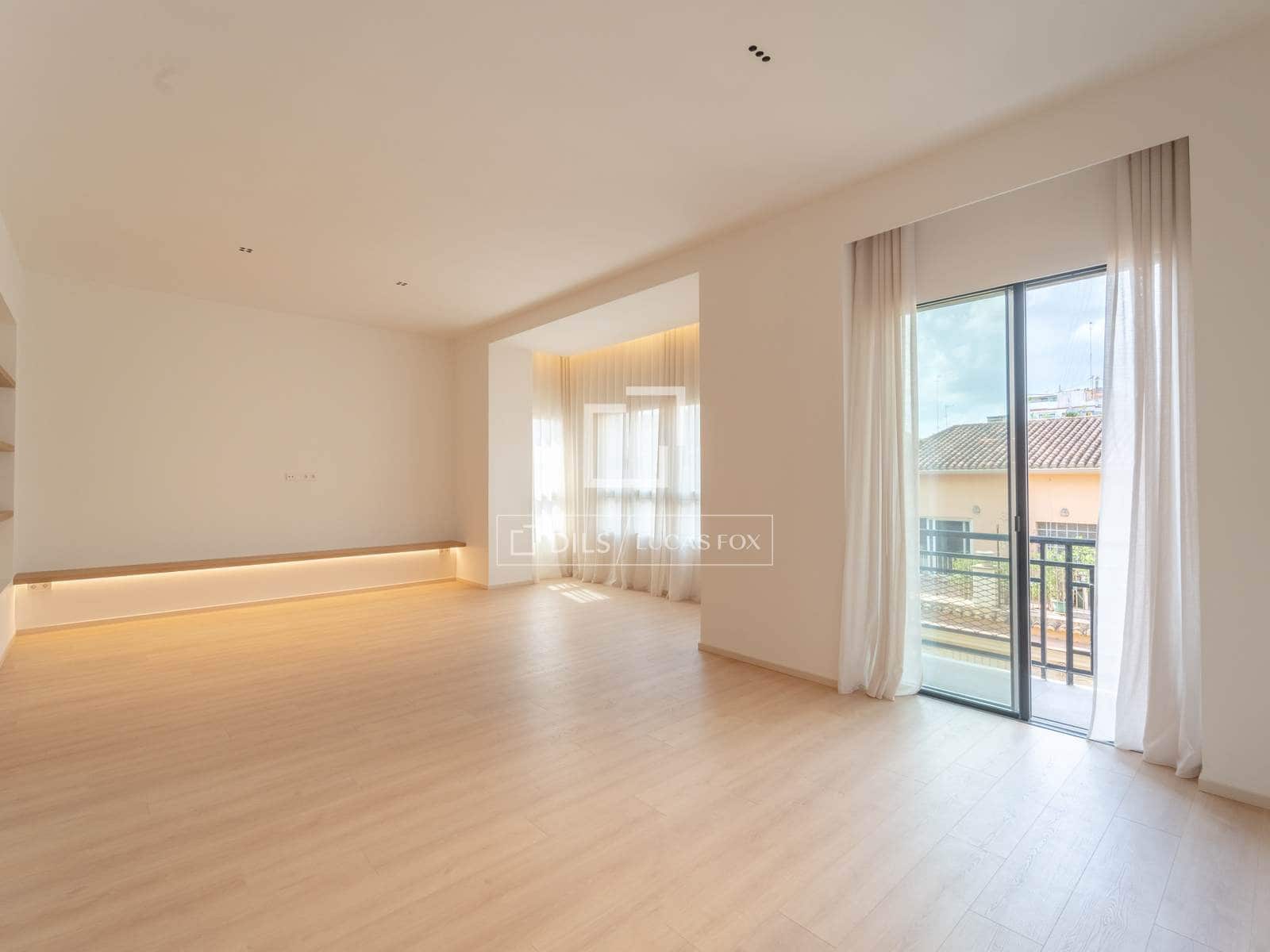 3 bedroom Apartment for rent in Valencia city - € 5,000 (Ref: 10117484)