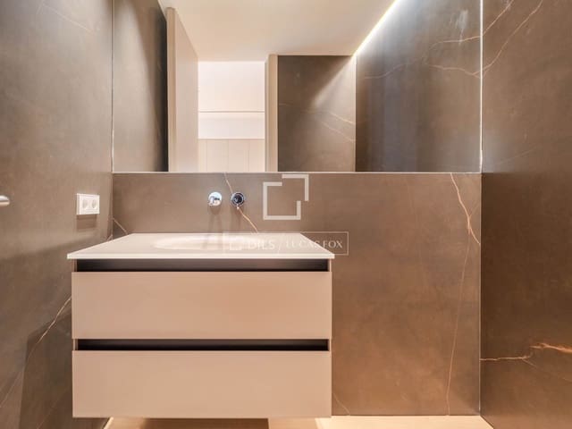 3 bedroom Apartment for rent in Valencia city - € 5,000 (Ref: 10117484)