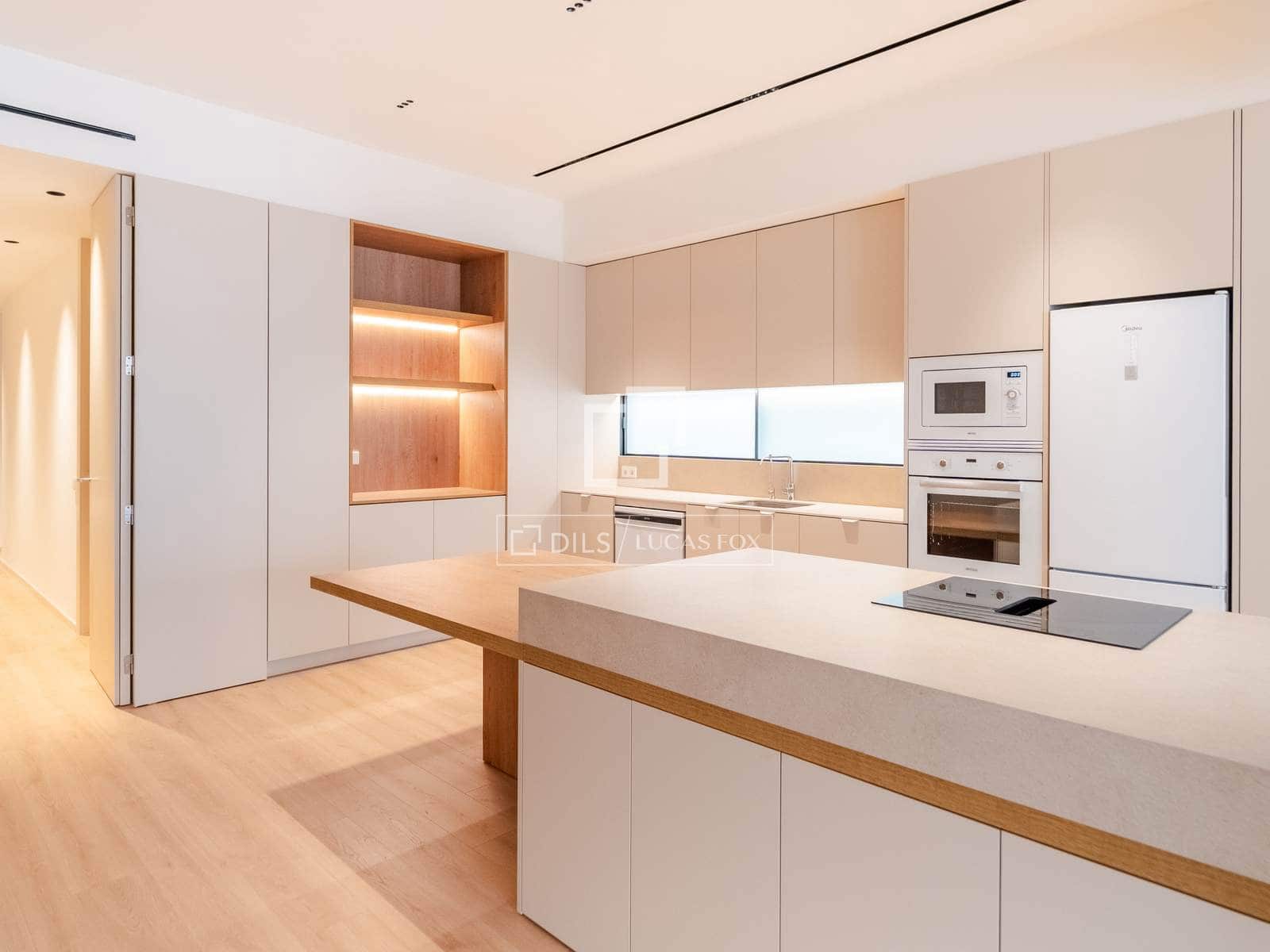 3 bedroom Apartment for rent in Valencia city - € 5,000 (Ref: 10117484)