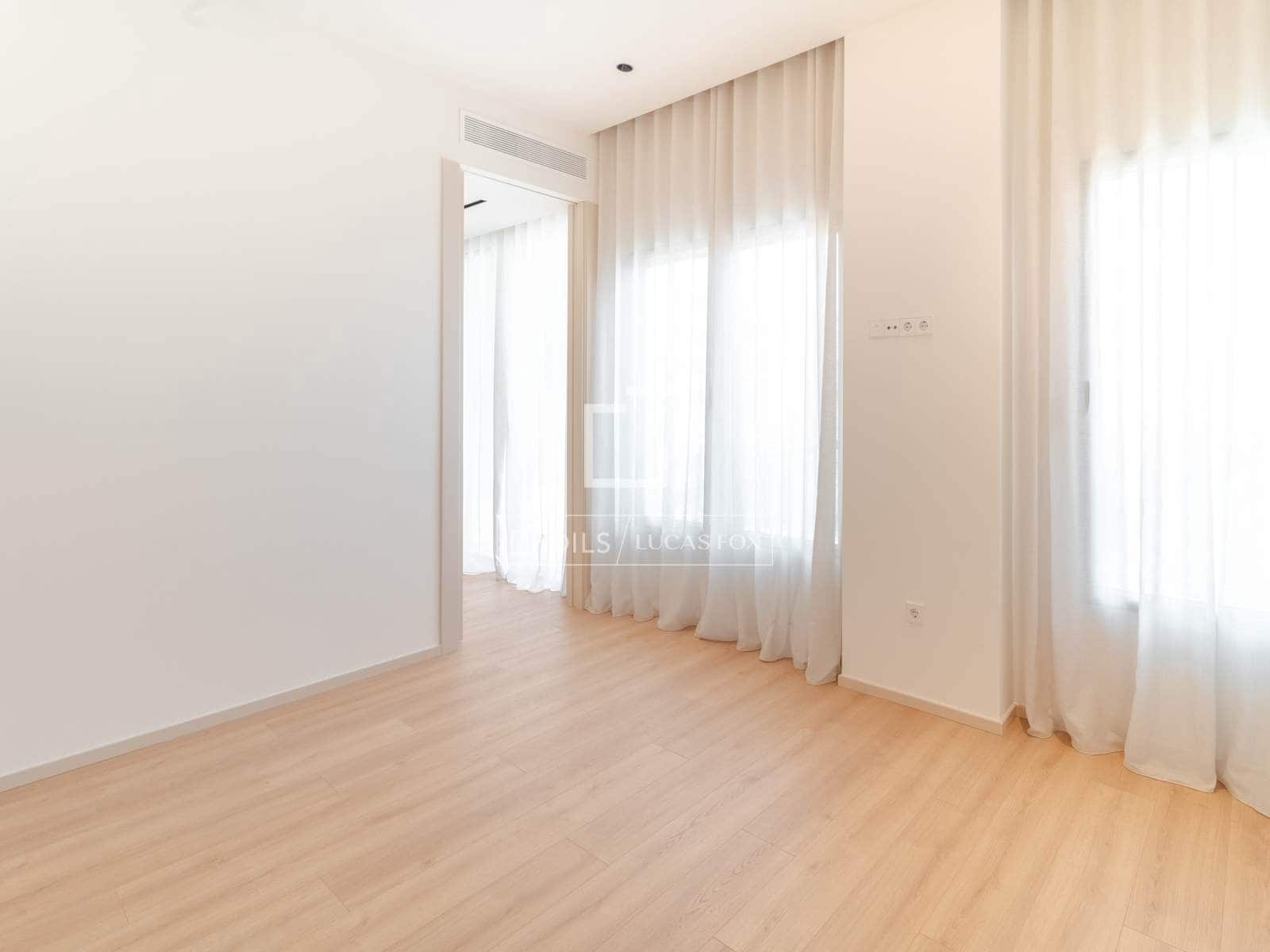 3 bedroom Apartment for rent in Valencia city - € 5,000 (Ref: 10117484)