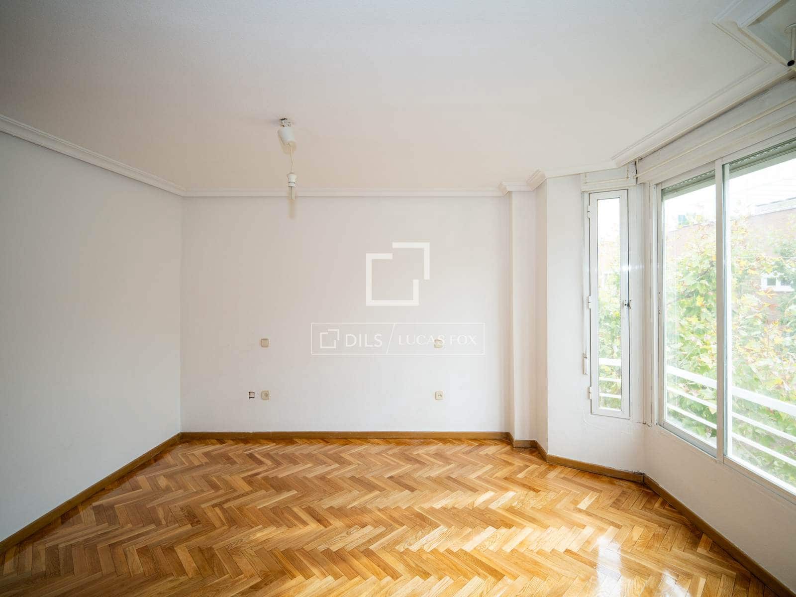 3 bedroom Apartment for rent in San Sebastian de los Reyes with garage - € 1,650 (Ref: 10118074)