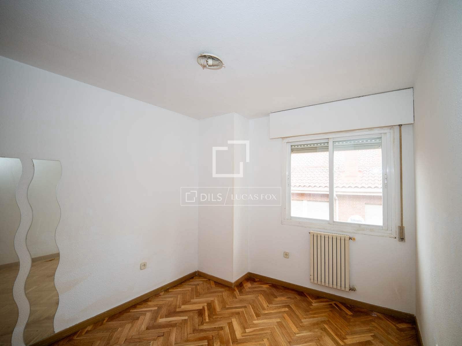 3 bedroom Apartment for rent in San Sebastian de los Reyes with garage - € 1,650 (Ref: 10118074)