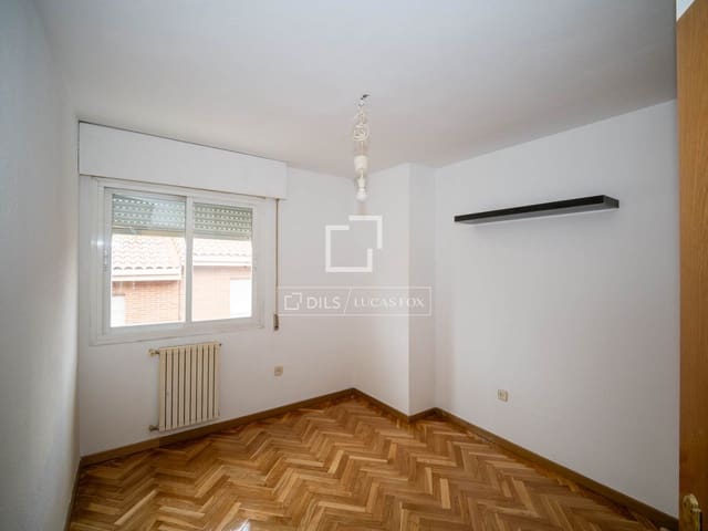 3 bedroom Apartment for rent in San Sebastián de los Reyes with garage - € 1,650 (Ref: 10118074)
